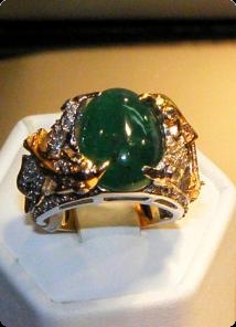anillo de esmeralda y diamantes